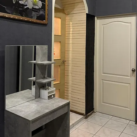 центр с двориком 2к с животными тварини посуточно подобово Appartement *