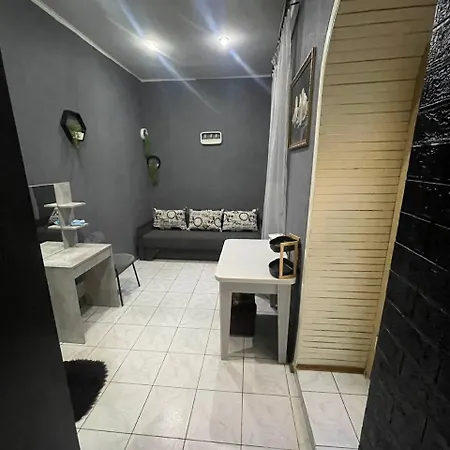 центр с двориком 2к с животными тварини посуточно подобово Apartament