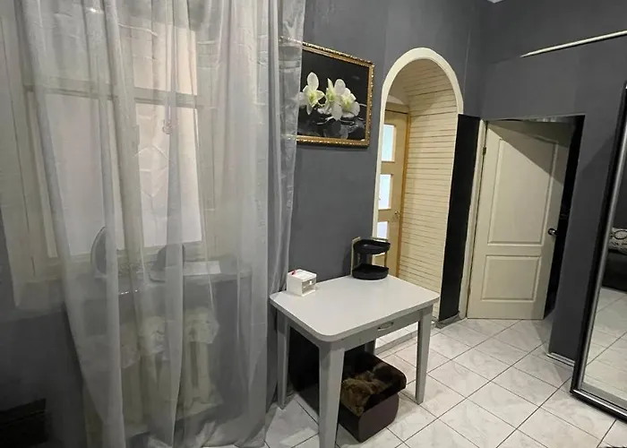 Apartament центр с двориком 2к с животными тварини посуточно подобово *